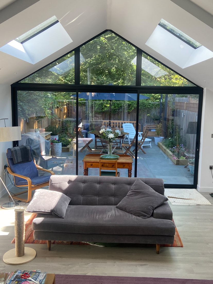 arkay_windows's tweet photo. #TransformationThursday 🏡 If you are looking for a home improvement project that enhances the amount of sunlight through your property, the #EdgeGlide+ is a perfect choice. https://t.co/3zzqGuDVLK

Installer: @vivid_glazing
Product: EdgeGlide+

#Aluminium #SlidingDoors #Watford https://t.co/1rn6inJSqq