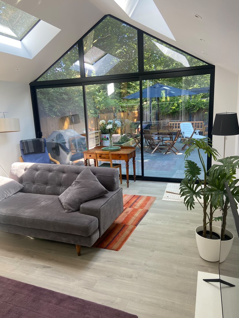 arkay_windows's tweet photo. #TransformationThursday 🏡 If you are looking for a home improvement project that enhances the amount of sunlight through your property, the #EdgeGlide+ is a perfect choice. https://t.co/3zzqGuDVLK

Installer: @vivid_glazing
Product: EdgeGlide+

#Aluminium #SlidingDoors #Watford https://t.co/1rn6inJSqq