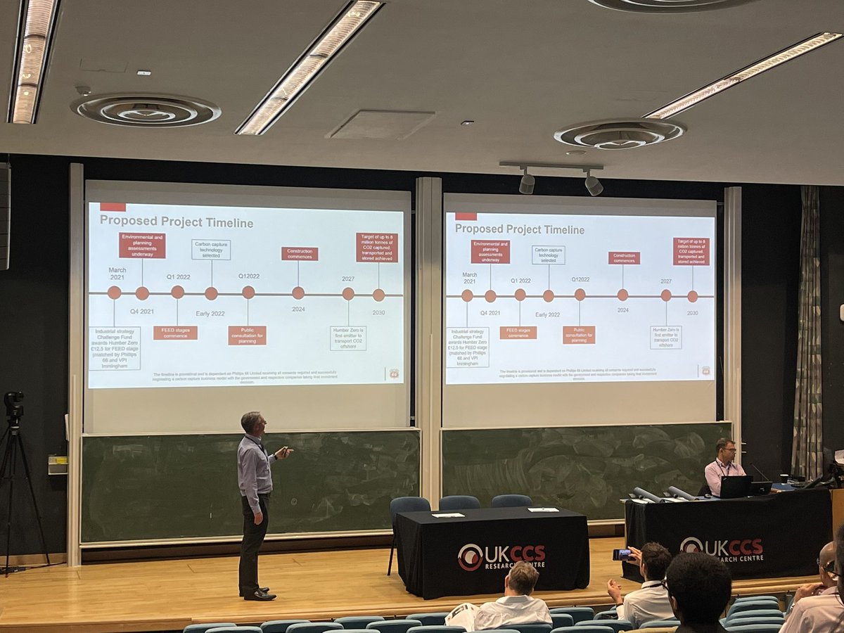 ZiqiShen0106's tweet photo. Chris Gilbert from Philips 66 Humber Refinery emphasized the importance of CCS in refineries and introduced Humber Zero project using FCC and CCS technologies. #UKCCSRC2022 @UKCCSRC https://t.co/EyBgXPWG0M