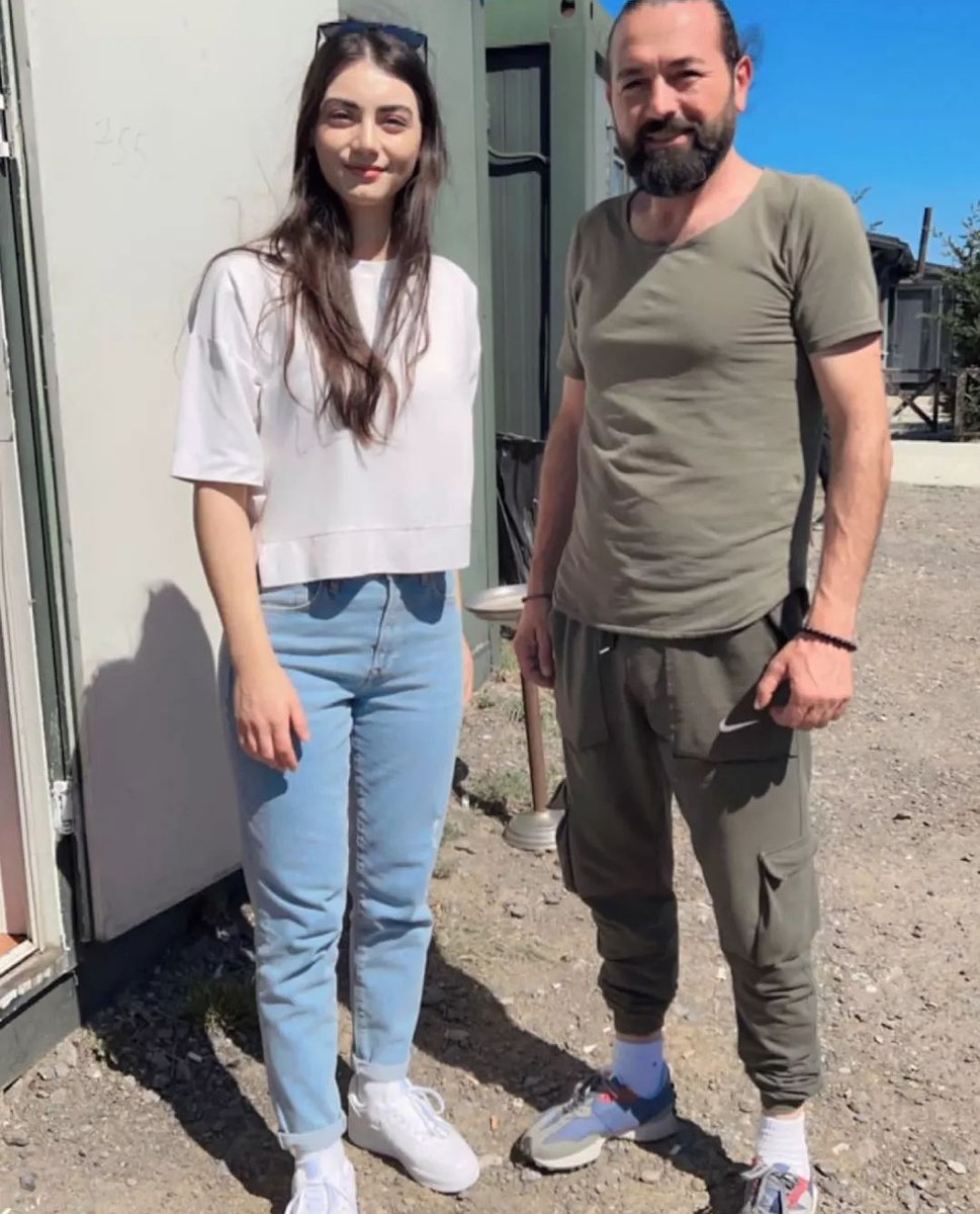 Özge Törer on Twitter: New 📸 | Özge Törer from set today ÖzgeTörer