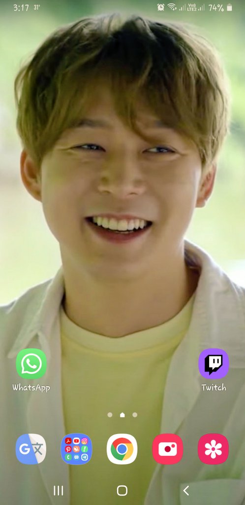 SzSamira's tweet photo. You are absolutely adorable with this new hair color. 
Thanks for new wallpaper ^^
Love you Hyung and happy to see your beautiful smile 
#박유천 #ユチョン #朴有天 #ยูชอน #parkyuchun #parkyoochun 
#Logbook #로그북 https://t.co/0fN9Z5NsNV