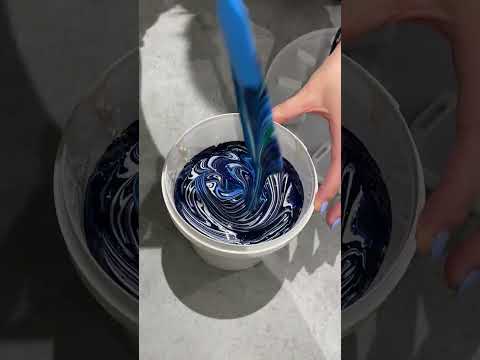 JesmoniteLtd's tweet image. Can you tell our marketing manager, Katy, likes blue? 😉

We absolutely love this marble clock she made for the Jesmonite office! Make sure to check out how she made it, here 👇
bit.ly/3SYcKqq 

#Jesmonite #MarbleClock