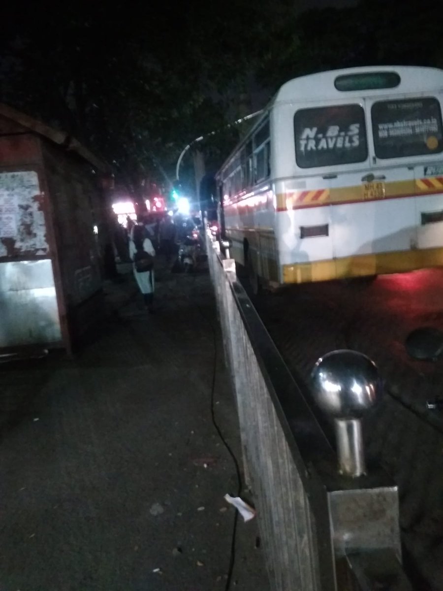 <a href="/myBESTBus/">BEST Bus Transport</a>,<a href="/chaloapp/">Chalo</a> 
Dear Best, please restart Bus Route 403 Huma Mall to Marol Depot at peak hours huge crowds and private buses take advantage of it.