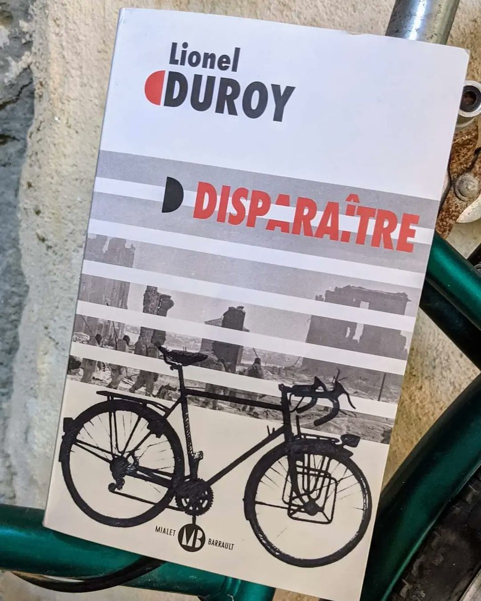 divanlibrairie's tweet photo. 📚✒️ Joie de recevoir Lionel Duroy ce soir au Divan ! Un bout de chemin supplémentaire avec l'auteur qui poursuit son œuvre si singulière et si attachante, avec " Disparaître".
Éditions @MialetBarrault
#rencontresdauteurs
#rentreelitteraire #voslibrairesvousconseillent https://t.co/CnGudCQKZJ