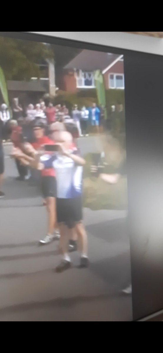 Gav's Dad still repping the James Hay kit on the coverage of todays Tour of Britain <a href="/StefanWyman/">Stefan Wyman</a>