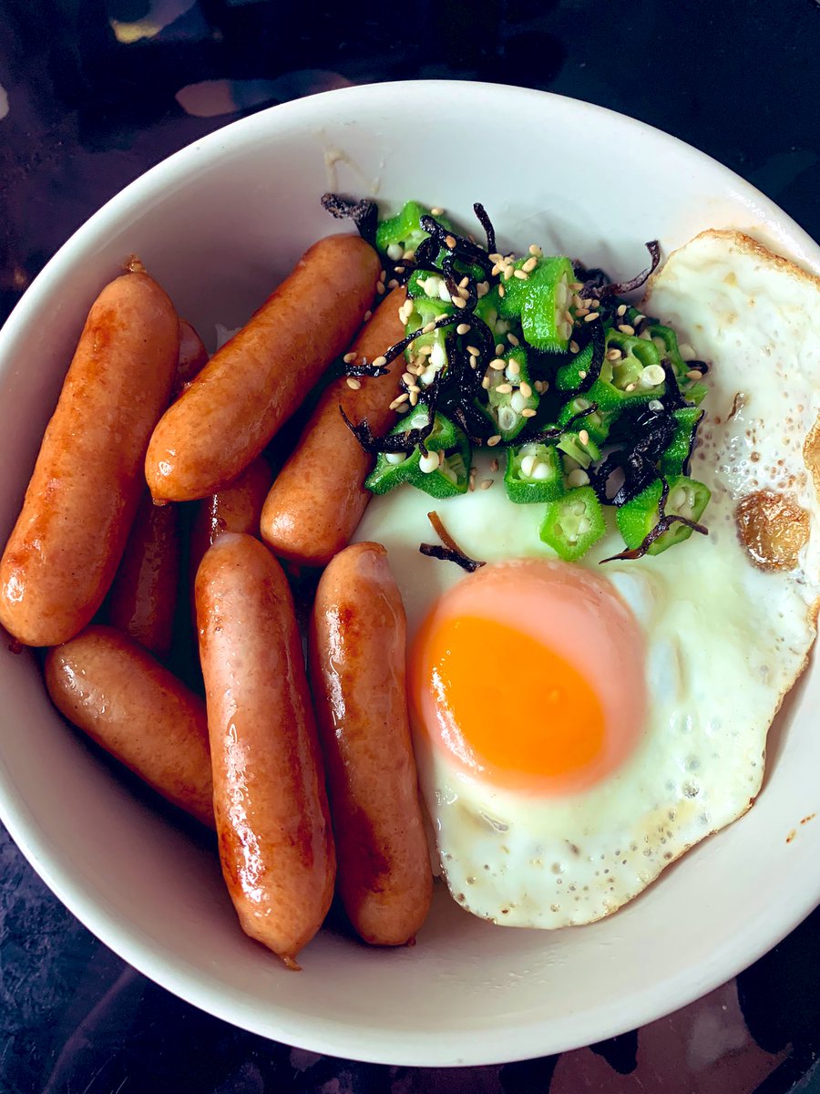 shimaccho8's tweet photo. 伊藤ハムが教えてくれたGAB丼。乗せすぎてご飯見えなくなった。 https://t.co/TynbYcaSkx