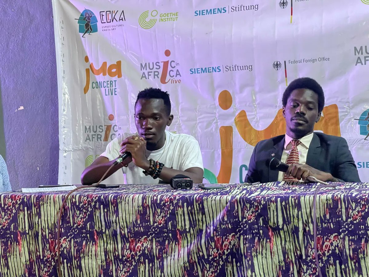 Osee_Elektra15's tweet photo. On a présenté le projet du #JuaConcertLive devant la presse à Bukavu.
Rendez-vous ce Dimanche 11 Septembre dans la grande salle du collège Alfajiri à partir de 14h00
ENTRÉE GRATUITE GRATUITE GRATUITE 🙌🙌
•
#SlamElektrik #poetry #Ecka #musicinafricalive #MusicInAfrica #15Prod https://t.co/ZKcNmPNAhz