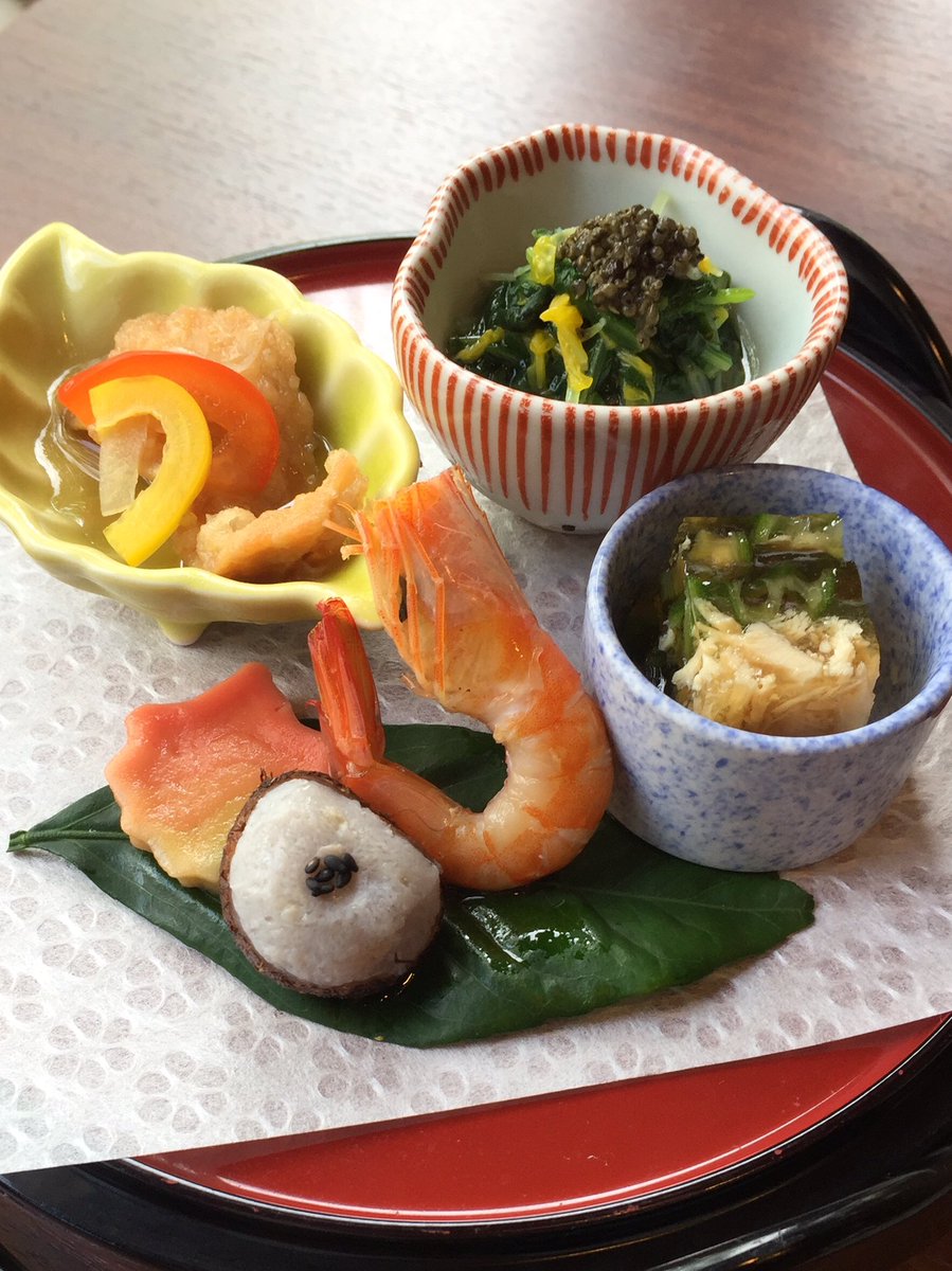 ichikawaoidon's tweet photo. ◆9月(文月)おいどんコース◆
【前菜】
・菊菜 菊花 とんぶりのお浸し
・鮭の南蛮漬け
・海老の旨煮
・絹かつぎ・紅葉麩
・オクラと鶏の煮こごり
※用途に応じて、会席コース・しゃぶしゃぶコースをご用意しております。
#市川おいどん
#会席コース
#しゃぶしゃぶコース
#市川真間 https://t.co/Kg5UyYUe7l