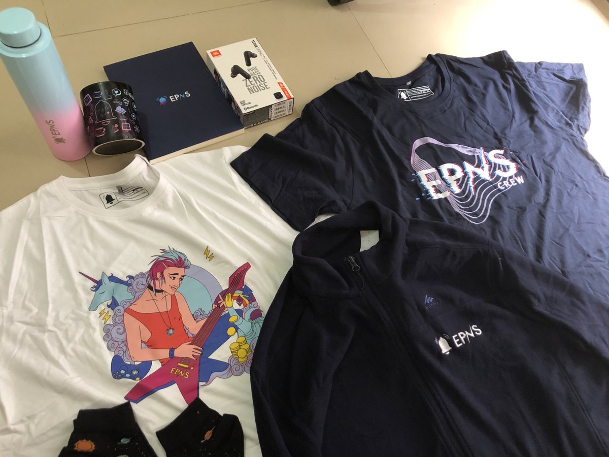 srinistuff's tweet photo. Awesome surprise for the @epnsproject team members! 

Love the merch…

Can’t wait to flaunt it esp. on my travels! The jacket is comfy for colder weathers 😉

Thanks a ton @richajoshi @harshrajat 

And of course @BoriyaKishan for making this happen!! 😍

#PUSHforWeb3Comm #PUSHHODLER https://t.co/3b6WTPyhhC