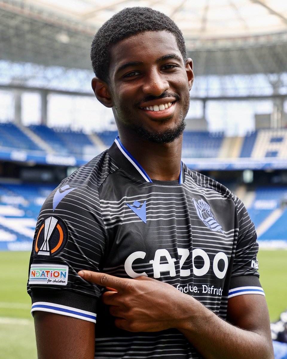 MohamedAliCho1's tweet photo. It’s time….🔵⚪️
#EuropaRS #AurreraReala https://t.co/b2F7HPB4Fr