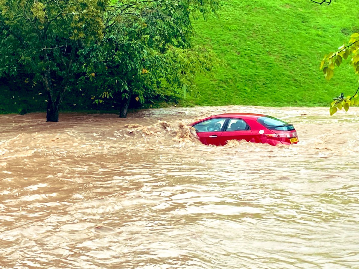 If any of you are having a bad car day, it can’t be any worse than the civic owner at the end of my street is having <a href="/Tw1tterCarClub/">Tw1tter Car Club 🧢</a> <a href="/sniffpetrol/">Richard Porter</a>