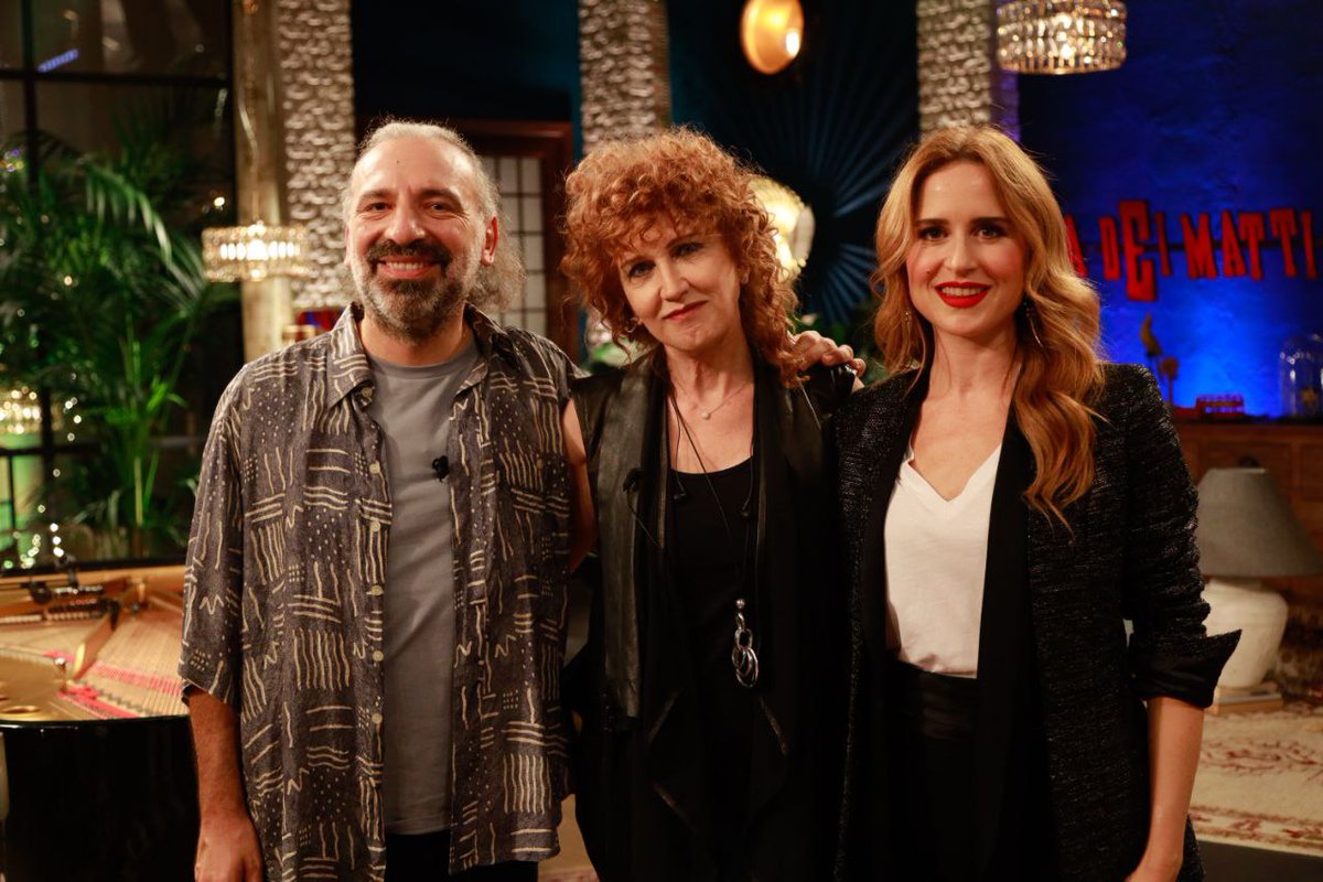FiorellaMannoia's tweet photo. Stasera sarò da due magnifici padroni di casa, @StefanoBollani e Valentina Cenni a "Via dei Matti Numero 0", all'insegna della Musica ❤️ Appuntamento alle 20.15 su @RaiTre
#viadeimattinumero0
#Rai3
#RaiPlay
#ballandi https://t.co/yZr2VcDPfP