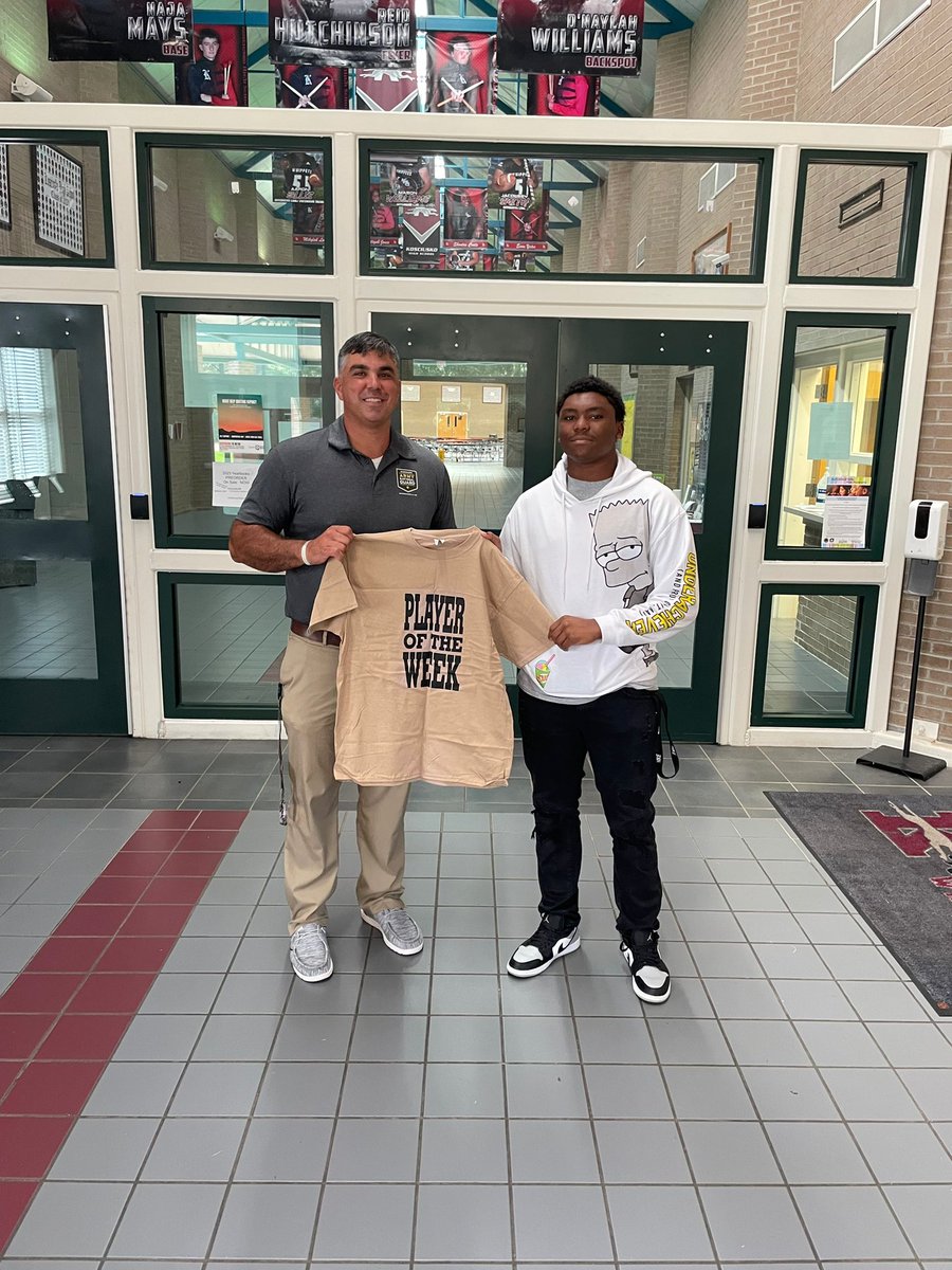 LocalRecruiter_'s tweet photo. Attala County Player of the Week takes us back to Kosciusko High School. 

Reggie Carter - Defensive End
11 tackles, 1 sack, and 1 fumble recovery

#playeroftheweek #football #whippets #defense https://t.co/SaoxqeQ1hM