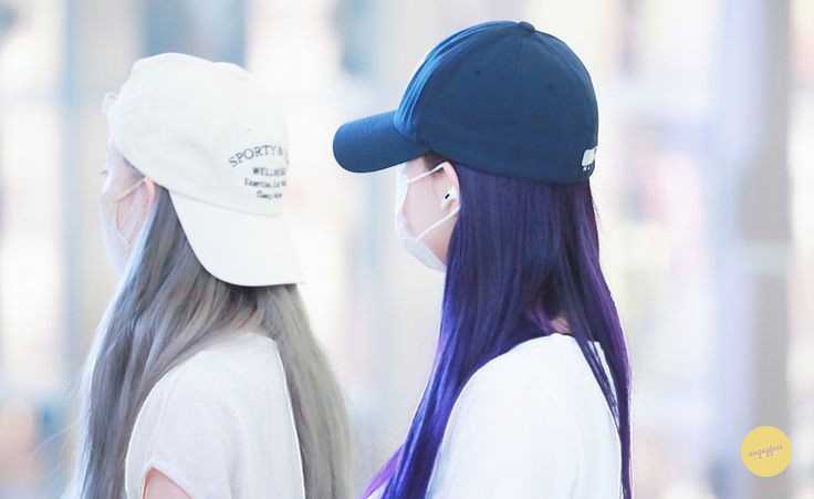 augxgfess's tweet photo. (titipan) winrina / jiminjeong prompt! short au
— from airport, to school, to love.

W yang hanya membantu K pulang dari bandara, tiba tiba W jatuh cinta pada pandangan pertama, dan tanpa disadari ternyata K bersekolah disekolah yang sama dengan W.
drop ur ' @ ' if  (cont..) https://t.co/WwS9NHWJWx