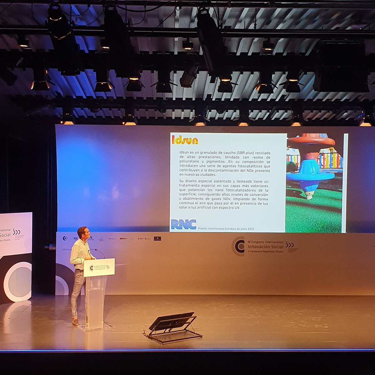 nere_ariztoy's tweet photo. Y por supuesto tenemos el primer premio Magallanes-Elcano de innovación social de la III Edición de los premios Magallanes-Elcano @_LABME En esta edición el ganador es @rnc_murcia con su proyecto OASIS IDsun. Enhorabuena!! 👏👏 #premiosinnovacion @_LABME https://t.co/UYLjnxtyRL