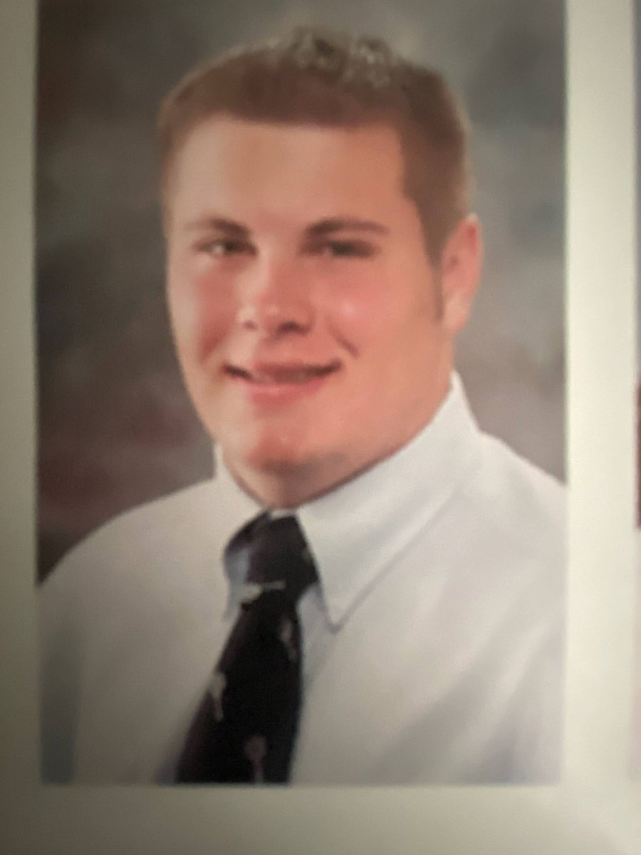 NP_Lifetouch's tweet photo. Happy National School Picture Day!!! We love bringing the tradition of school picture day to students each year ❤ Help us celebrate! Share your favorite (or even not-so-favorite) school picture with us! @KipNassp @NAESP 📷 #lifetouch #frameitall #backtoschool #pictureday https://t.co/6CKNNcGBxI