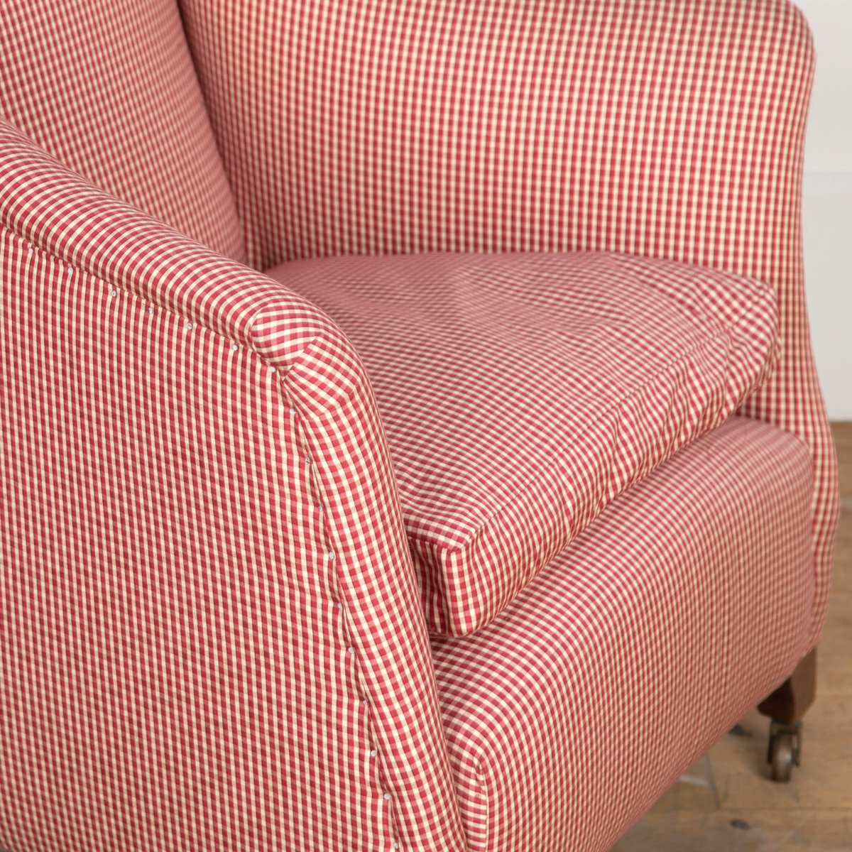 L A T E S T  A R R I V A L ✨ 

19th Century French Gingham Armchair
 
buff.ly/3x4WBGo 

#LorfordsAntiques #Lorfords #Antiques #BuyAntiques #19thCentury #Armchair #Gingham
