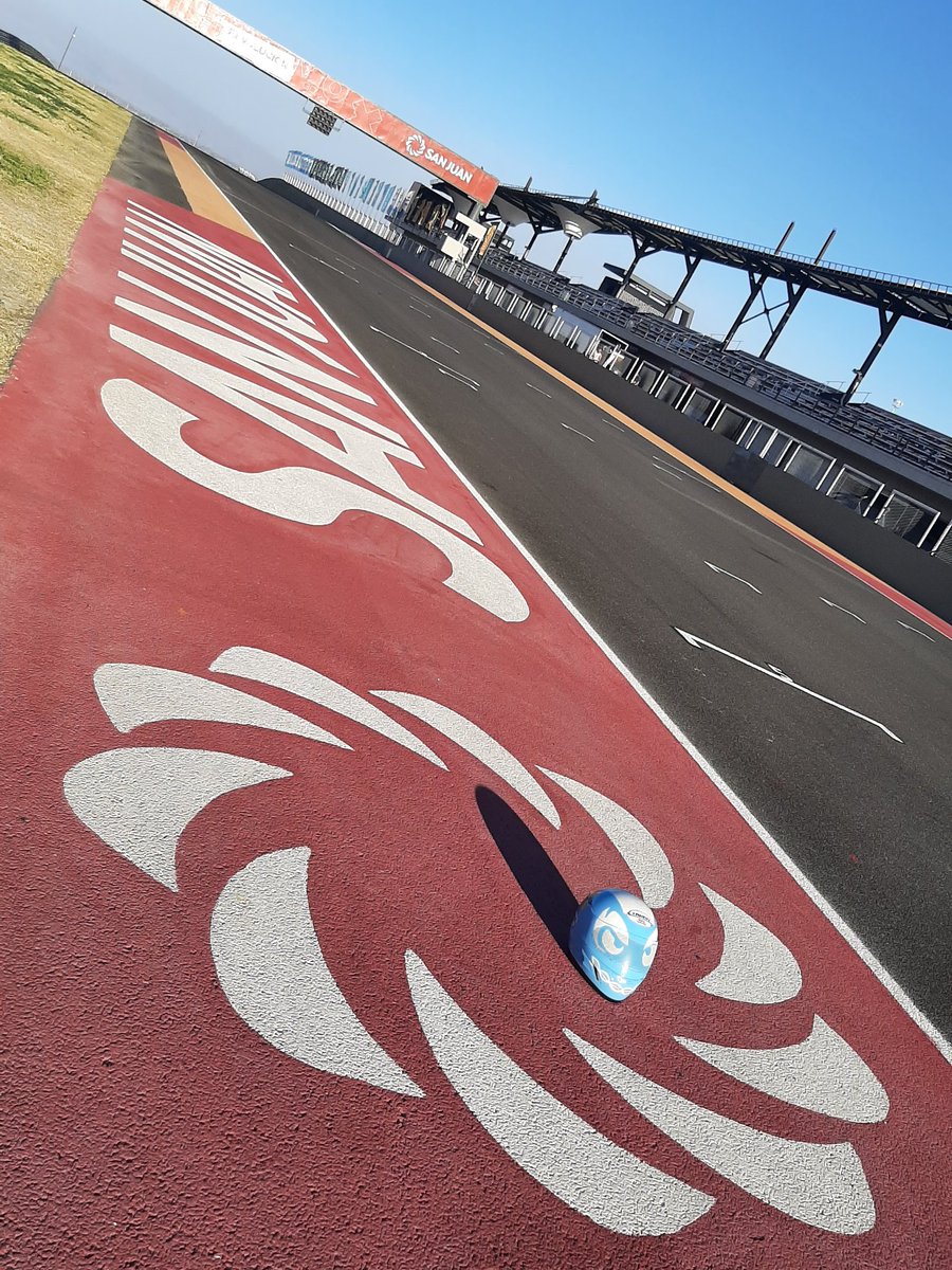 PilotoX1's tweet photo. Arrancamos las #CharlasViales en la previa @SuperTC2000 #Villicum
@deportes_sj #SanJuan 🚦🏁
#educacionvial #tc2000 #inclusión #pilototango #pilotox https://t.co/58XH1CAQQj