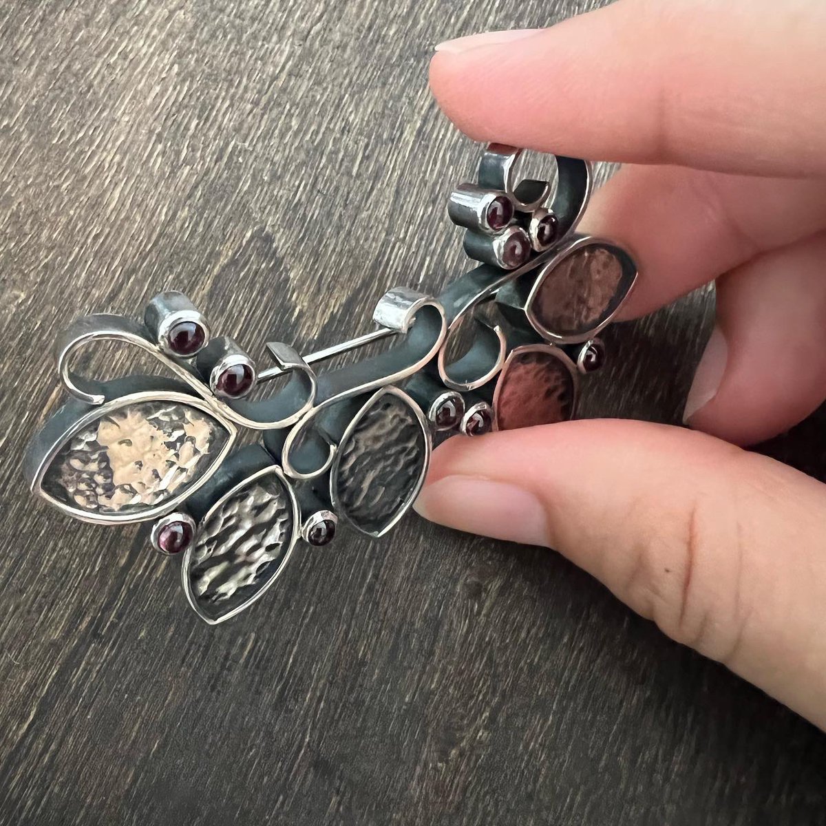 シルバーブローチ - Search / X