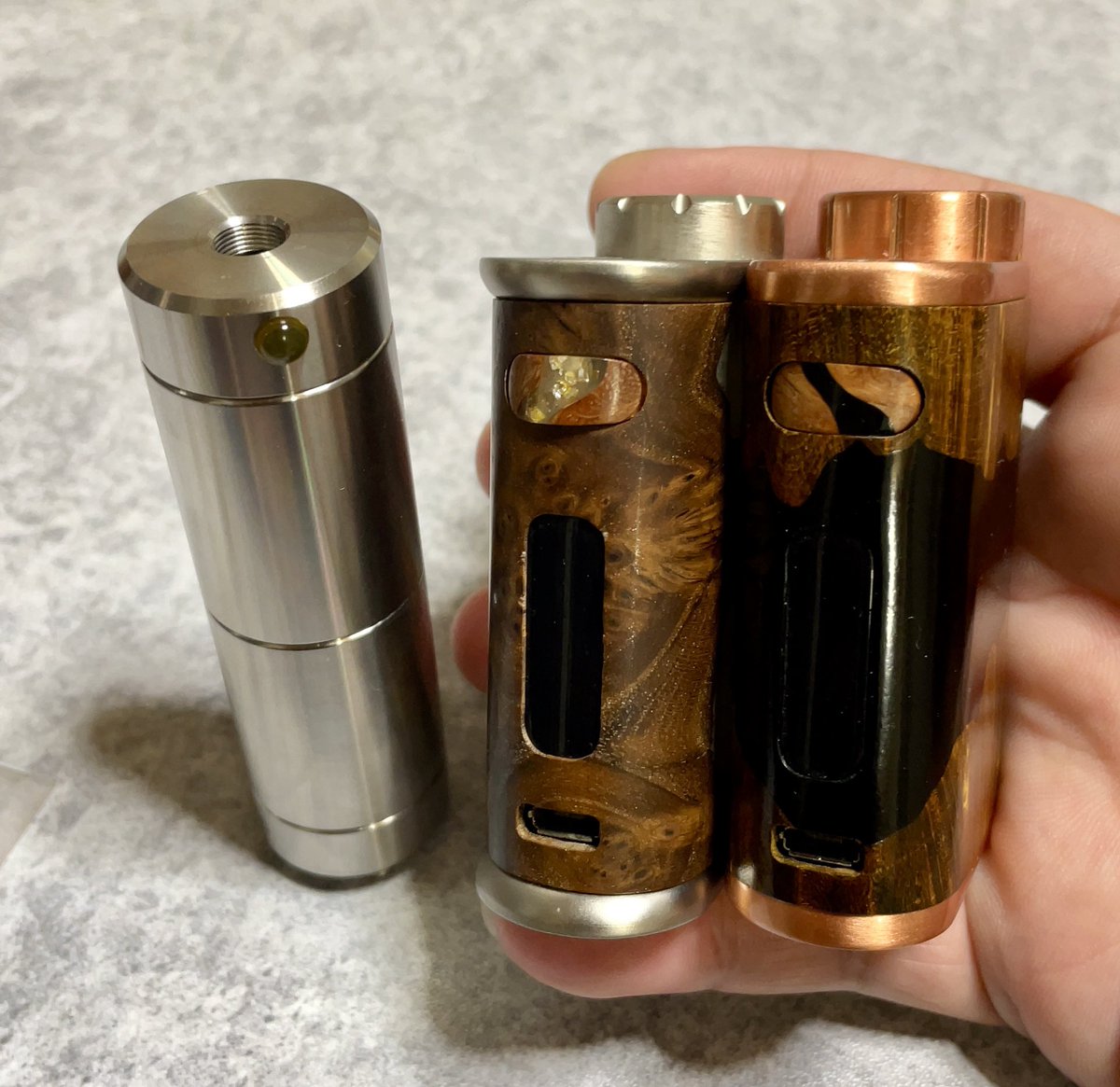 VapeAka's tweet photo. なんやコレ💦
いや~参った!😵
Picoスリーブと見事に柄と色味を合わせてくれたよね✨👍👍👍👍👍
タコチューブのボタンもバッチリ✨👌
あざーっした!!!!!🙇
さすが #ぺろぺろワンオフボタンスーパー変態れもん工房 ꉂ🤣w𐤔
#IstickPico
#CthulhuTube
#CustomMod https://t.co/Vf6ugbCWMR