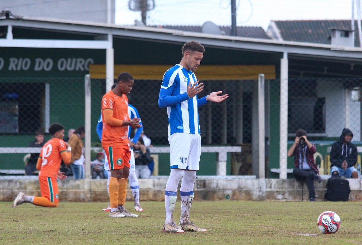 MdeModesto's tweet photo. Gloria a deus pela vitória e por me abençoar com mais 2 gols⚽️⚽️🦁🔵⚪️ https://t.co/47rlZWdi7w