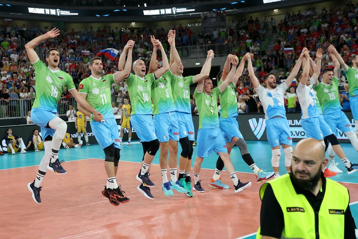 Ker fotobombing by tale varnostnik. Zvezda.