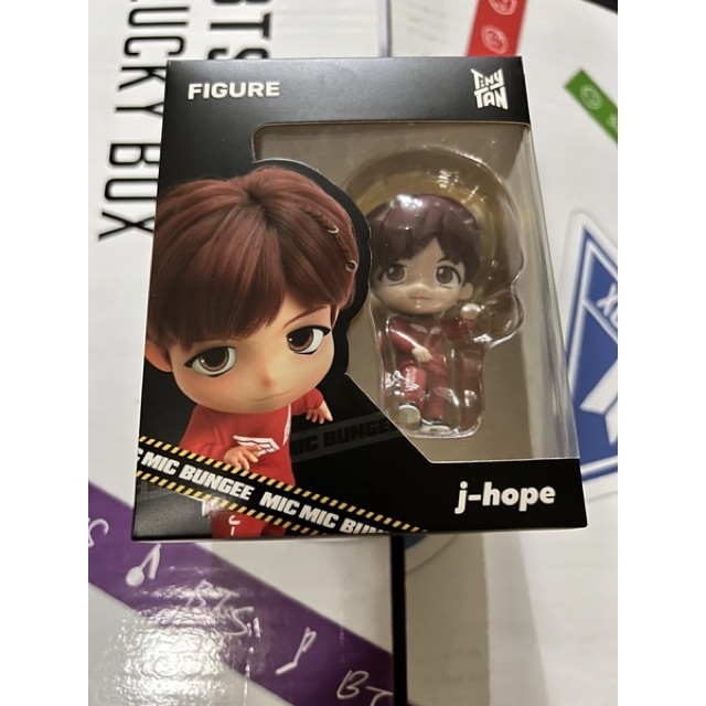mariasattic1's tweet photo. I'm selling OFFICIAL JHOPE TINY TAN MIC DROP FIGURE for ₱. Get it on Shopee now! https://t.co/9mtVuL8KQA #ShopeePH https://t.co/OHNkRRIaWv