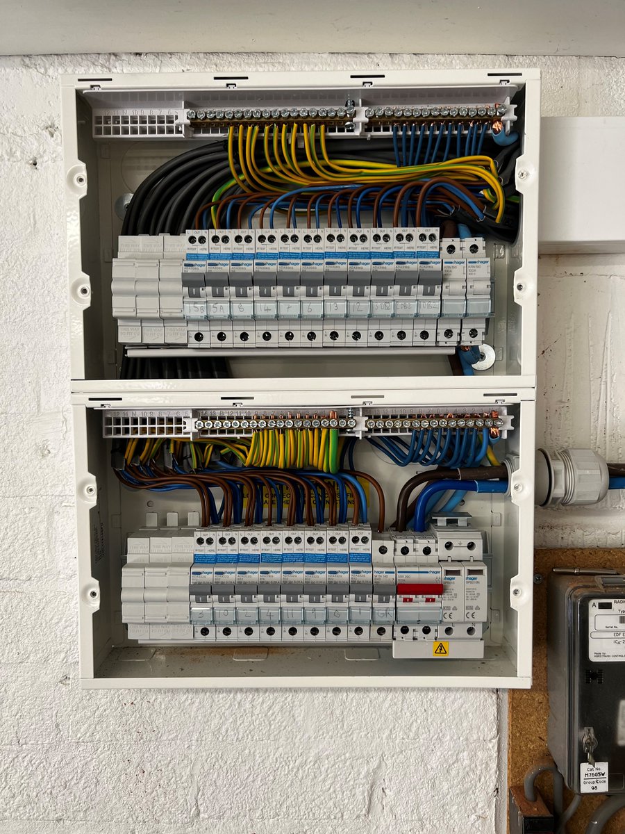 hageruk's tweet photo. A Hager upgrade carried out by David and Gary from SOS Electrical Contractors. Thanks for sharing your installation with us! 

Keep up the good work 👊

#HagerGang #Install https://t.co/I7bCDcpO2E