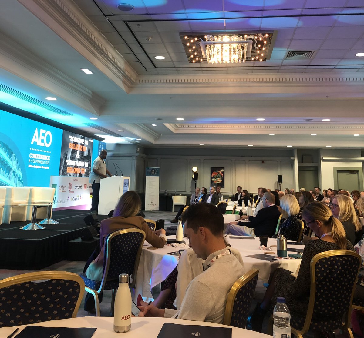 ExhibitionNews's tweet photo. Inspiring talk by @renecarayol on how to create a great working culture. #AEOConference22 #eventprofs https://t.co/Cpcwb8nX8p
