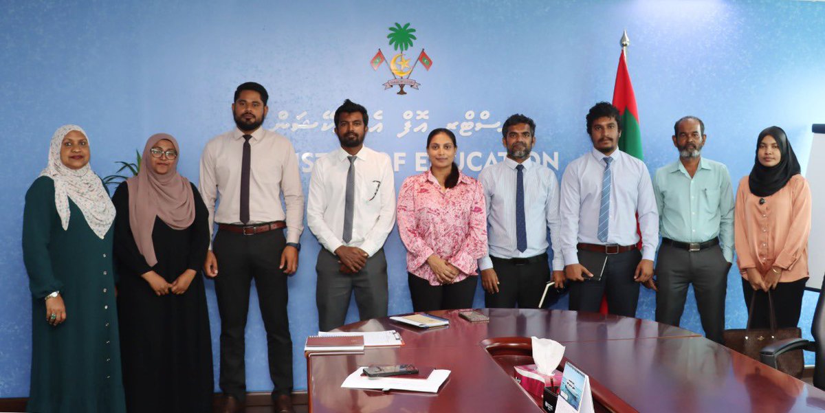 މިނިސްޓަރ<a href="/aisthly/">Aishath Ali</a> މިއަދު ކ. ގުޅީ ކައުންސިލާ ބައްދަލުކުރެއްވުން. މި ބައްދަލުކުރެއްވުމުގައި އެ ރަށު ސްކޫލުގެ ކިޔެވުން އިތުރަށް ހަރުދަނާ ކުރެވޭނެ ގޮތްތަކާ ގުޅޭ ގޮތުން ވަނީ މަޝްވަރާކުރައްވާފައި.