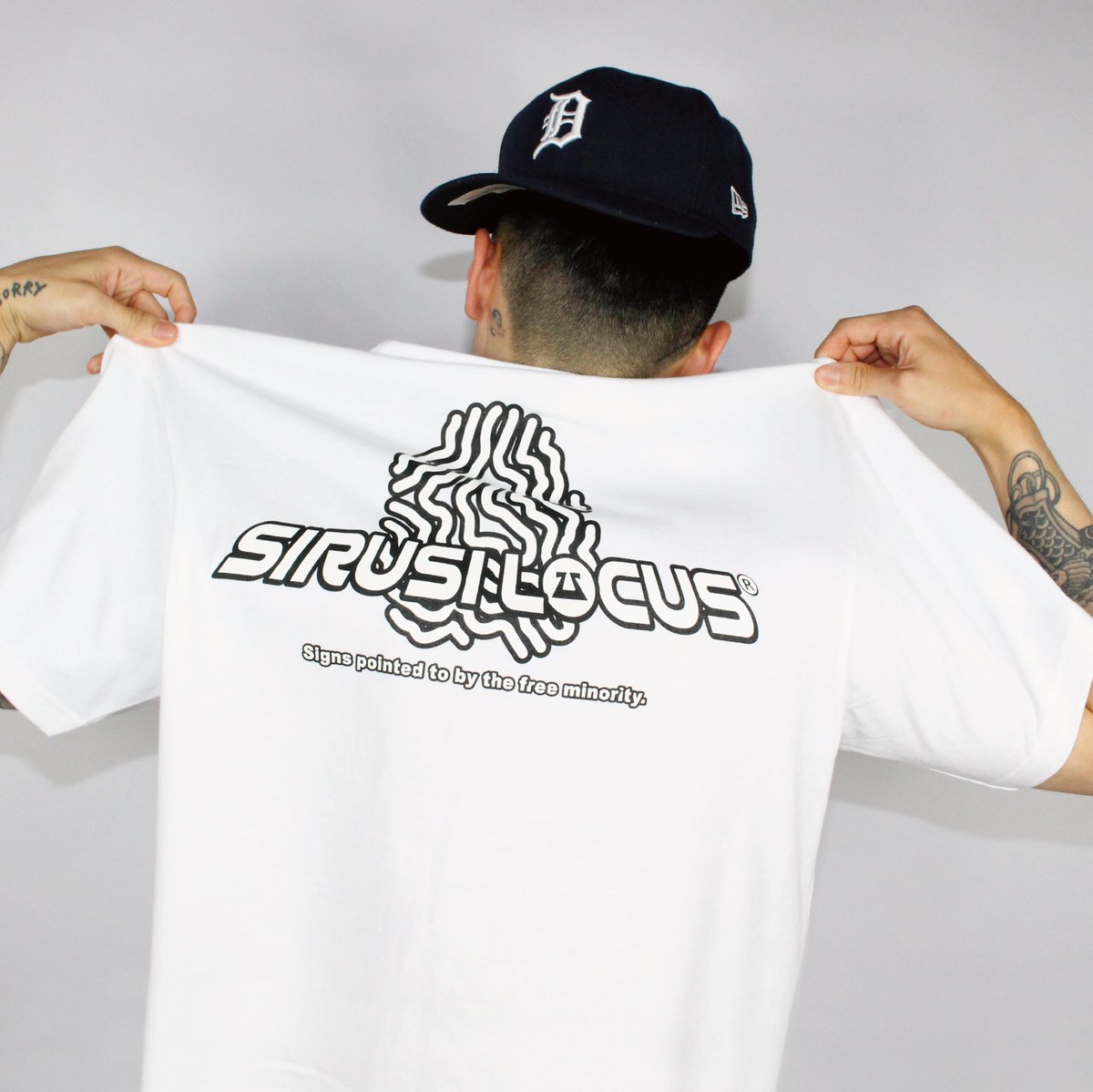 sirusi_1's tweet photo. 2022 SUMMER ITEM

『SIRUSI LOCUS LOGO S/S TEE』

SIRUSI LOCUSのロゴが左胸にワンポイント、バックに大きくプリントされたTシャツです
印刷方法はシルクスクリーン印刷でカラーも8色展開しています。
Tシャツ自体も7.4オンスのヘビィーウェイトなのでかなり丈夫で着心地も良いです。

#sirusilocus https://t.co/W8PgtNKMru
