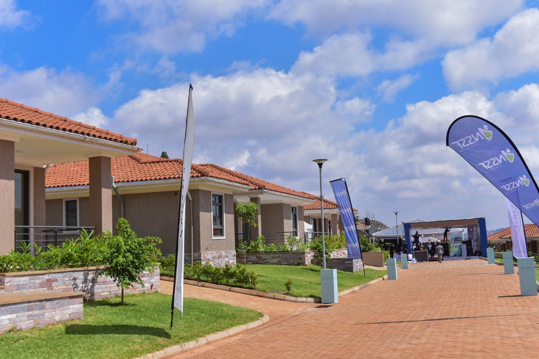 CanaryMugume's tweet photo. Today @nssfug unveils the Solana Lifestyle &amp; Residences, a self-sustaining satellite city located in Lubowa. After competition, this will be the largest project in East Africa, comprising of 2,750 residences; apartments, townhouses, bungalows, and villas. #SolanaLifestyle https://t.co/VNttumVvsa