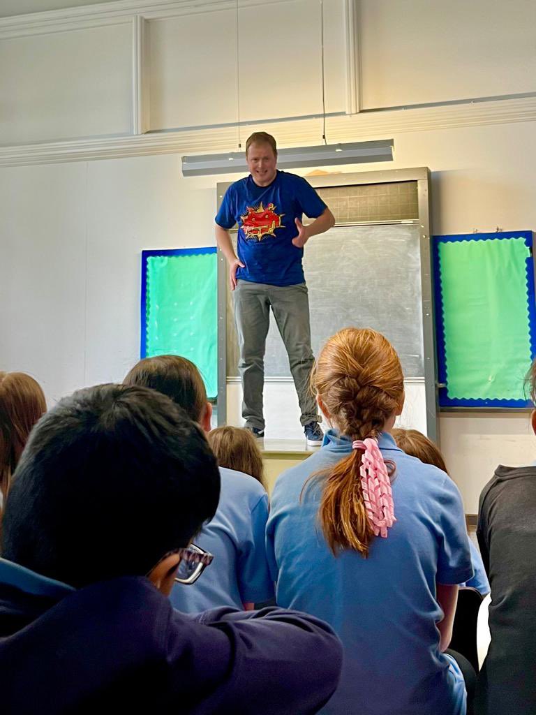 visiblefictions's tweet photo. Good morning @LangsidePri! Thank you for being our debut school for the first performance of Clunk! Your pupils have been so inspiring. #WeMadeThemPromiseNotToStandOnTablesToo https://t.co/hFsAyV989r
