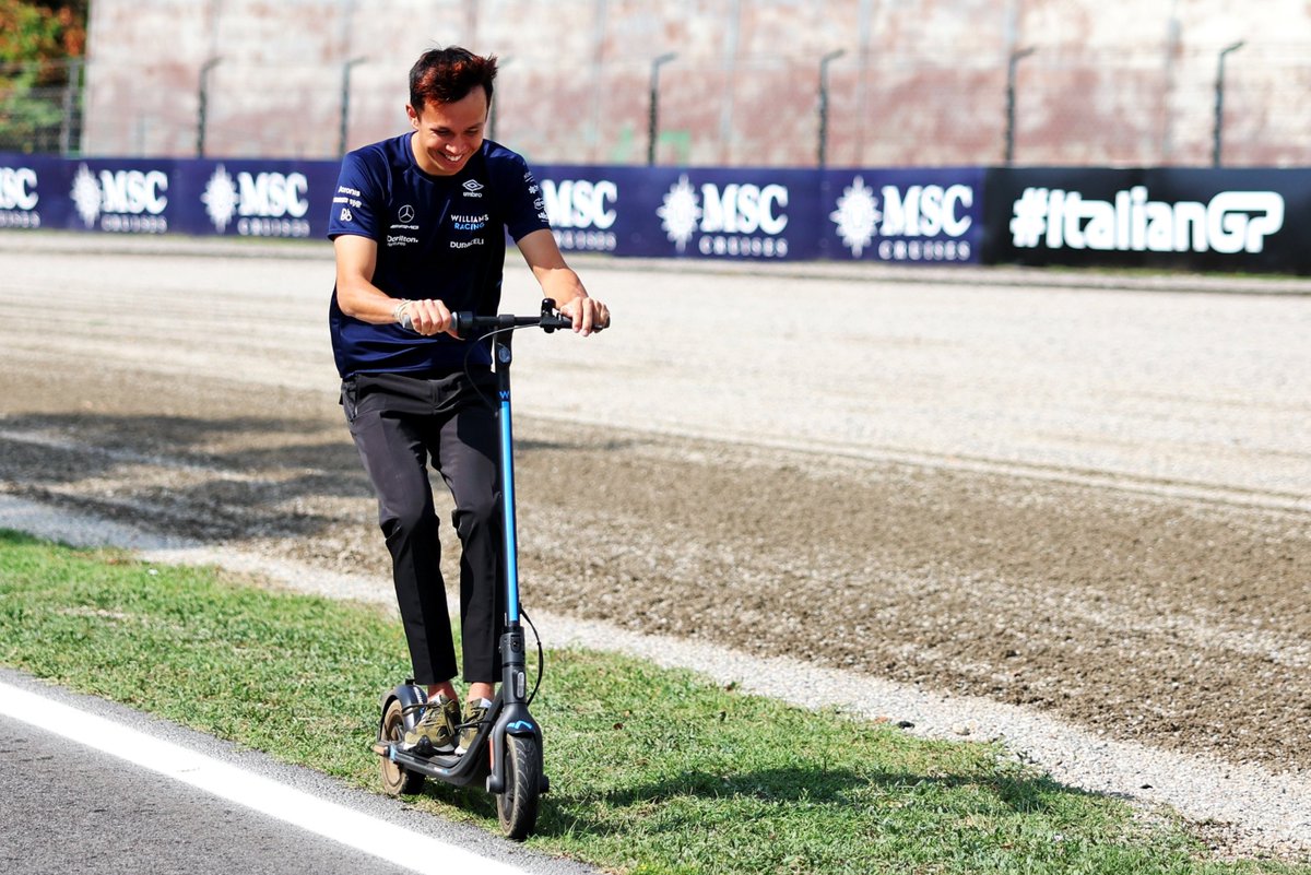 f1rtp's tweet photo. #BikeTracking #ScooterDrive @Autodromo_Monza https://t.co/LuDhjb8LAh