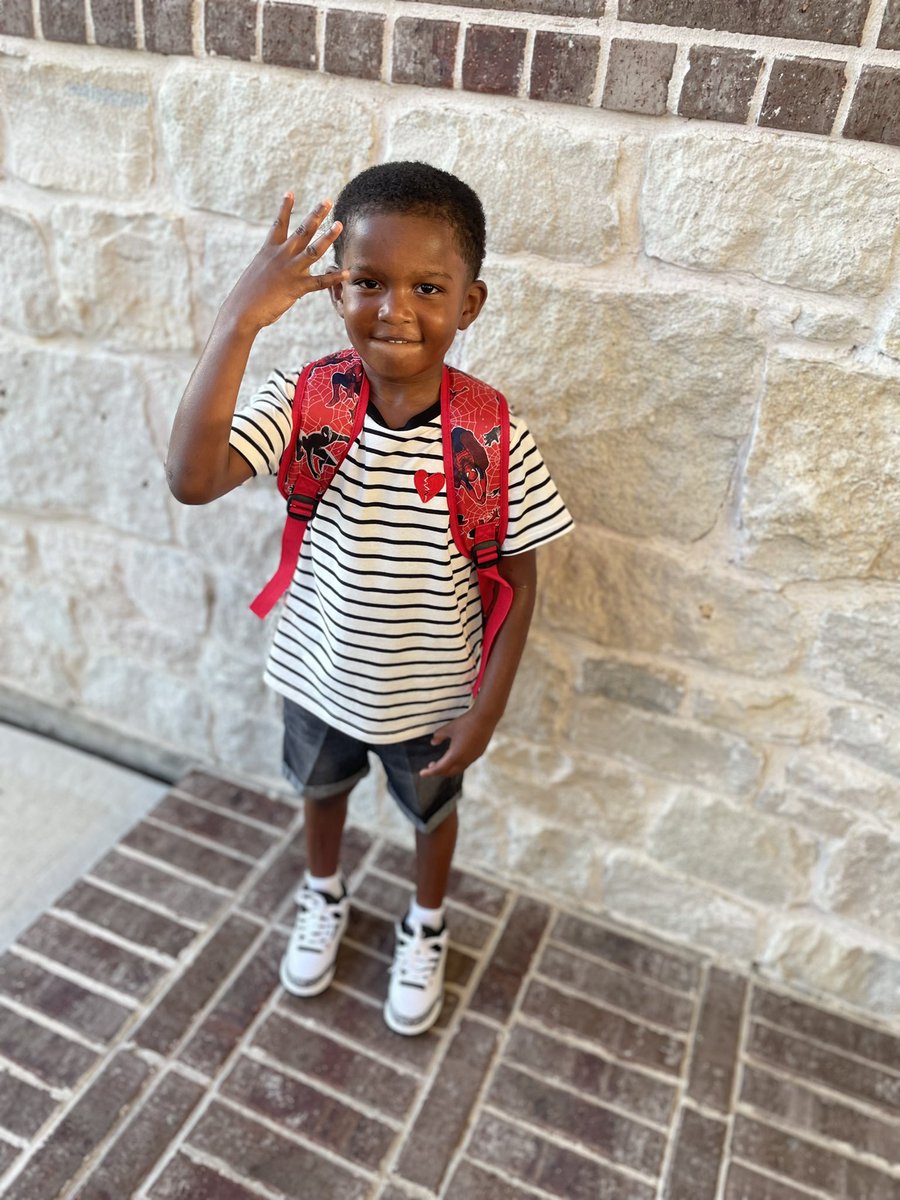 T_Singleton25's tweet photo. First time dropping one of my kids to skool, football took so much of my time I wasn’t able. I was so young nobody really told me what I had to do. Ppl say this my favorite he just the one to get the best version of me he’s going to learn from me we got a crazy bond.
#HeBlessed https://t.co/dTcw2NJnSD