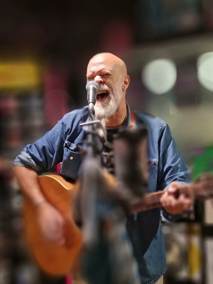 _GDRecords's tweet photo. #HMV are incredible supporters of live and local music. On Sunday 29th August #RuffdogElliott played at #HMVHighWycombe & as always nailed his performance. To book any of our artists email info@grinningdogrecords.com. Image thanks to Norny #GDR #ETS #localbusiness #PlayWithAGrin https://t.co/QC8YQTxfO4