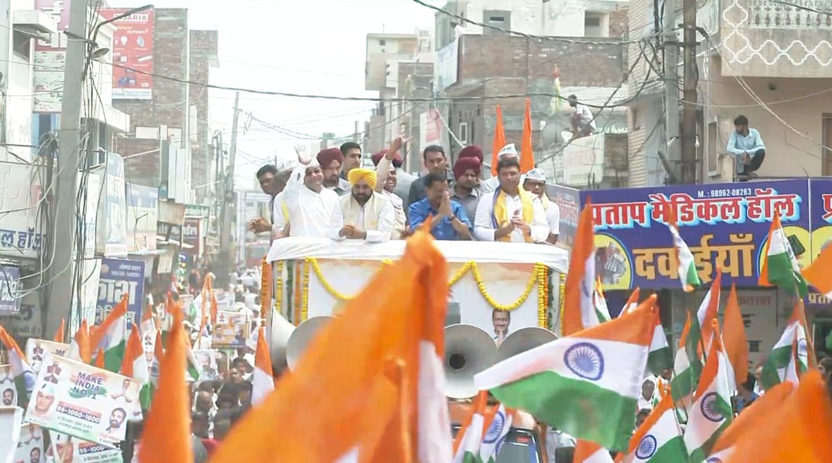 mrsinghsarohe's tweet photo. आज आदमपुर मंडी हरियाणा मै आम आदमी पार्टी की रैली में साथियों के साथ पहुँच कर #MakeIndiaNo1 मुहिम का हिस्सा बने.. आम आदमी पार्टी जिंदाबाद 
 @AamAadmiParty @AAPHaryana @anuragdhanda @ChitraSarwara @pilotarunhooda @DrSushilKrGupta @dineshsinghaap @MahenderrCH @JarnailSinghAAP https://t.co/nIapNw791O