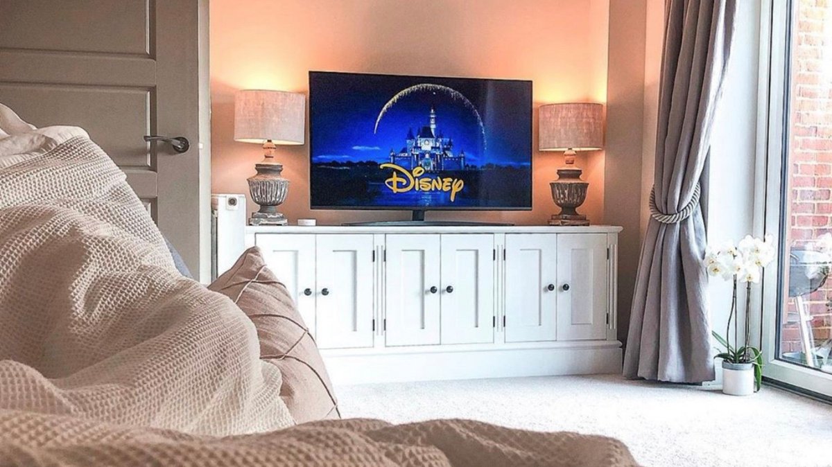 Lovely Jali Bespoke Cupboard used as a TV Unit for magical hot chocolate evenings at home.

#bespoke
#bespokefurniture
#decor
#design
#fabfurniture
#fabinteriors
#furniture
#furnituredesign
#home
#homedecor
#homesofinstagram
#homesoninstagram
#lovefurniture
#loveinteriordesign