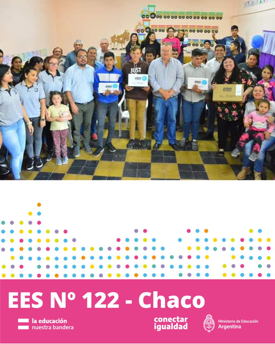 ELEChaco's tweet photo. Celebramos junto a la comunidad de la EES Nº 122 del Paraje Tolosa en el interior del #Chaco porque sus estudiantes recibieron las netbooks de @ConectarGob https://t.co/LFD8YbwkxQ