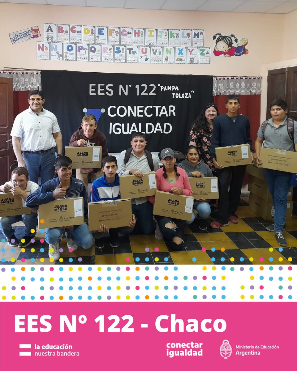 ELEChaco's tweet photo. Celebramos junto a la comunidad de la EES Nº 122 del Paraje Tolosa en el interior del #Chaco porque sus estudiantes recibieron las netbooks de @ConectarGob https://t.co/LFD8YbwkxQ