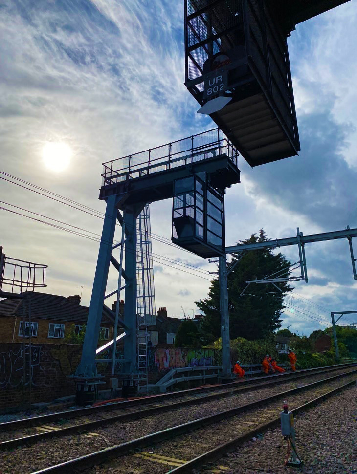 🚧 Back to Barking Riverside for Banner Repeater!
 
👷👷‍♀️ After being awarded the design, #SteelFabrication and installation for the sub an superstructure for a new Banner Repeater with <a href="/morgansindallc/">Morgan Sindall Construction</a> &amp; <a href="/VolkerFitzUK/">VolkerFitzpatrick</a> JV as part of the #Barking Riverside Extension Project