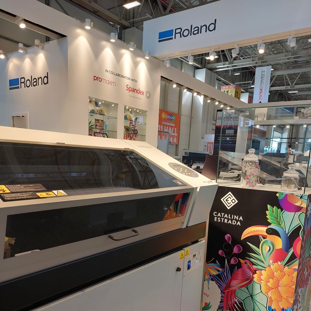 RolandDGEurope's tweet photo. Our team are at @sign_istanbul this week demonstrating the benefits of our UV printers, including the VersaUV LEF2.
Pop by the stand (B50) to chat with a team member.
Not attending the show? Visit https://t.co/JOZh8nmEOx for more information.
#signistanbul #uvprint https://t.co/Re8sxuDovd