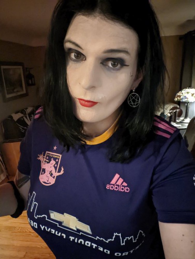 🚨 🚨🚨🚨NEW SIGNING🚨🚨🚨🚨Please welcome @Gwyn_Goore313 to the Unicorns 🦄. Our new signing will be our goalkeeper tonight and she hasn’t allowed a goal in over ten years! Don’t forget to get your ticket and see her tonight at 7:30pm at Historic Fort Wayne!
