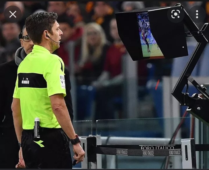 gonvlo's tweet photo. @AaronBros641 @lnstantFoot Vérification de l'arbitre ... 
Et ses un BUTTTTT accordé par justesse mais accordé https://t.co/lTd3INPRtw