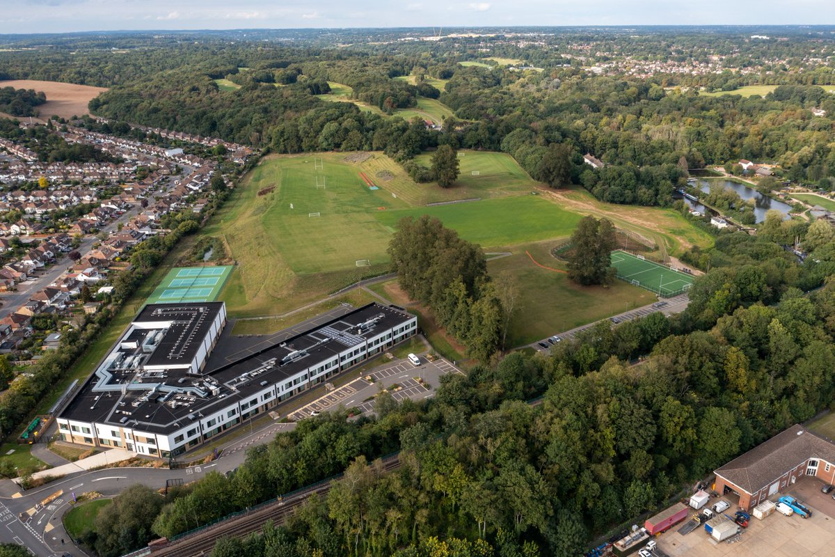 CDSsixthform's tweet image. Welcome to the Croxley Sixth Form page. Watch this space for the latest news and updates as we introduce our very first sixth formers at Croxley Danes School.