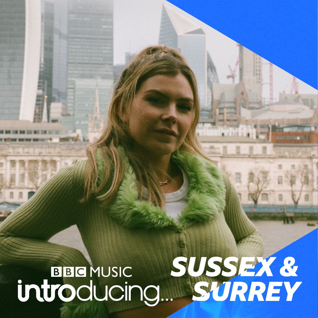 I’m presenting <a href="/bbcintroducing/">BBC Music Introducing</a> Sussex and Surrey tonight🤯 

SUCH good new music to play! 

✨LISTEN 8-10PM✨

Brighton on 95.3 FM 
Sussex &amp; Surrey on 104-104.8 FM 
Or BBC sounds app 🌏

During the show text in nice things / text “radio” then ur message to 81333

Can’t wait!💥