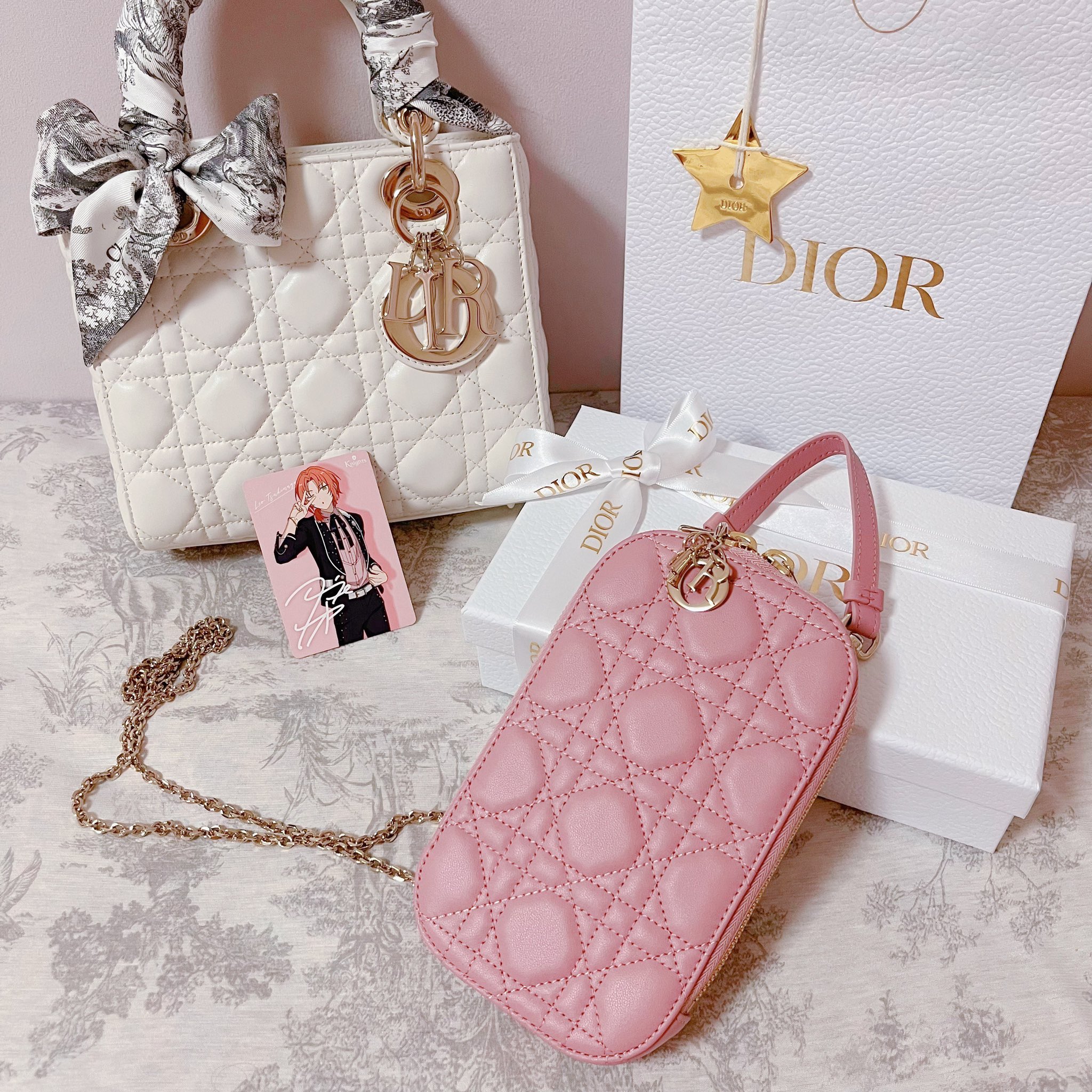 lady dior フォンホルダー　ピンク lady dior フォンホルダーピンク
