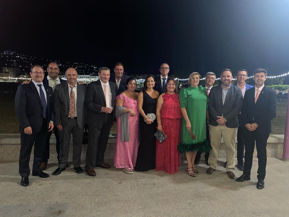 📸 Destacada representació del PSPV-PSOE a l'Acte de Proclamació i Imposició de Bandes a la Reina de les Festes de Peníscola.

👥 Isabel Esbrí i més companys/es socialistes han assistit a este esdeveniment assenyalat al calendari festiu de la localitat.