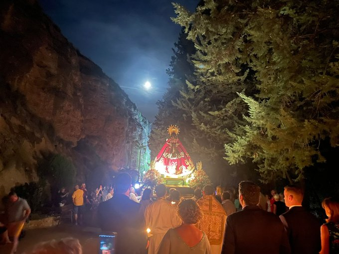 veronicadoval's tweet photo. La Luna como epicentro en esta foto de pelicula 🎥
está en #Calasparra, norte #RegiondeMurcia #Espana #Spain 🇪🇸 Anoche
Romeria q verás 1 vez al año
#naturaleza #nature #moon #rodaje #movies #pelis #rodajes #casting #moviescene #lugaresdepoder #lugaresmagicos #powerplaces #magical https://t.co/1TMyDth683
