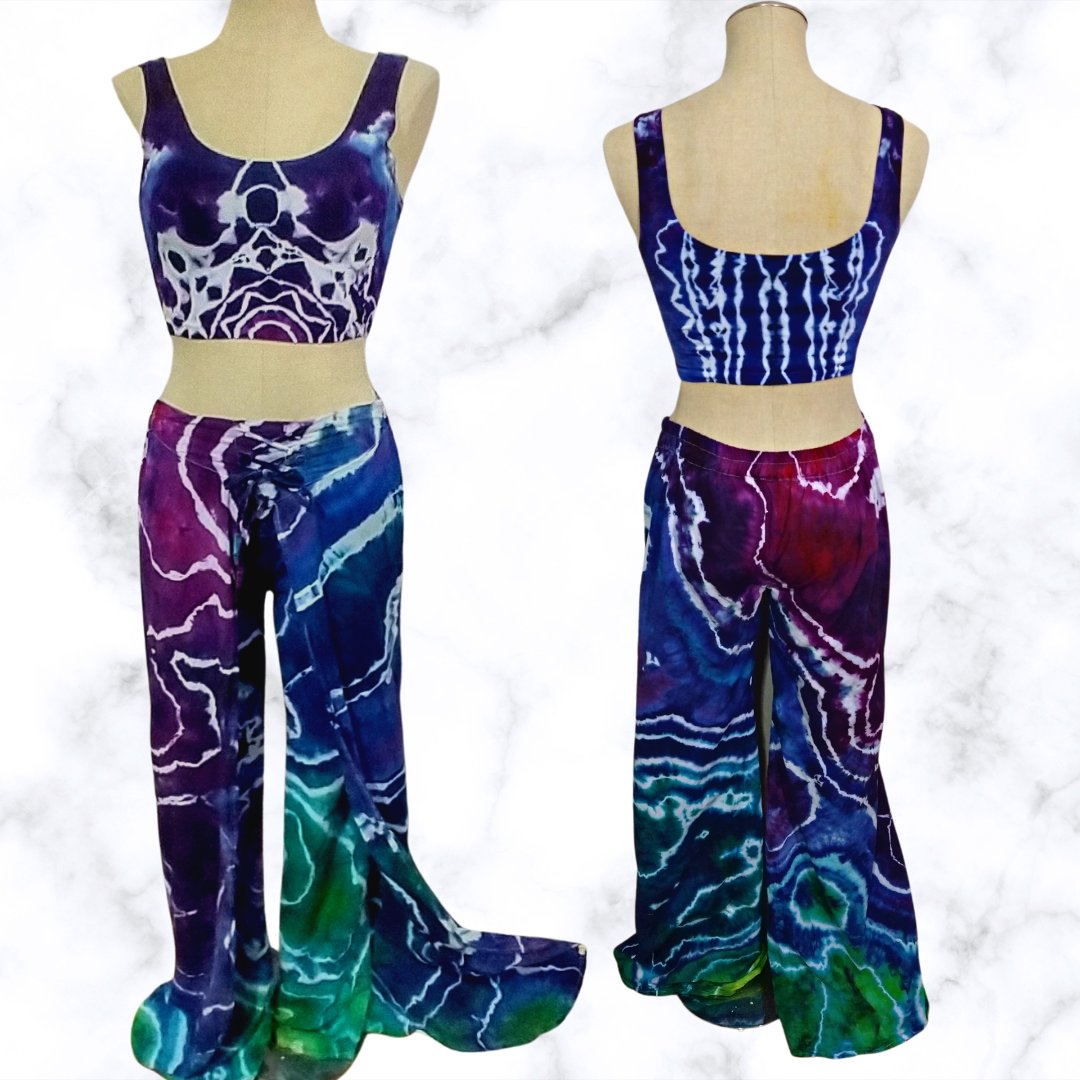 VoodooHippieGal's tweet photo. The ultimate in festival wear! These pull-on layered leg 'wrap' pants are no fuss no muss with none of the struggles of trying to maneuver complicated clothing in dark, close quarters. Need a quick wardrobe change? With these pants, it really will be and you'll back in the mid... https://t.co/i19V8gWsF5
